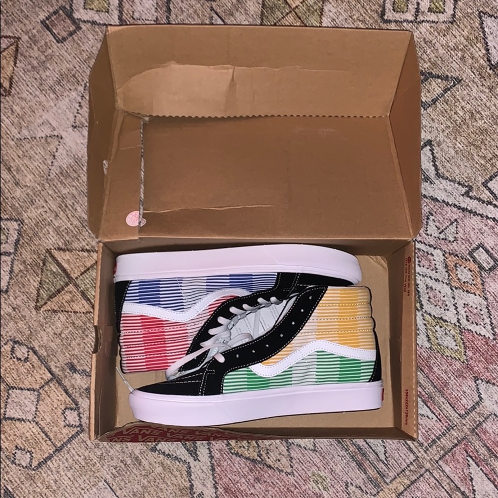 🚫sold on depop🚫 NWT vans comfycush sk8 hi